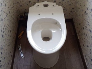 豊田市水源町 トイレ便器取替工事　2F取付状況