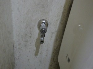 刈谷市　トイレ取替工事　水栓部取付後
