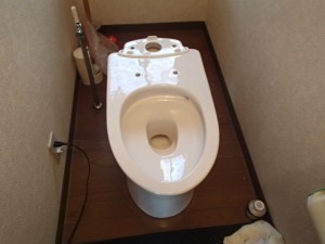 トイレ取替工事 施工中