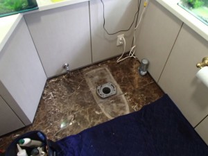 INAXトイレ取替工事（名古屋市北区）撤去後