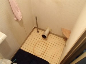 TOTOトイレ取替工事（名古屋市西区上名古屋）撤去後